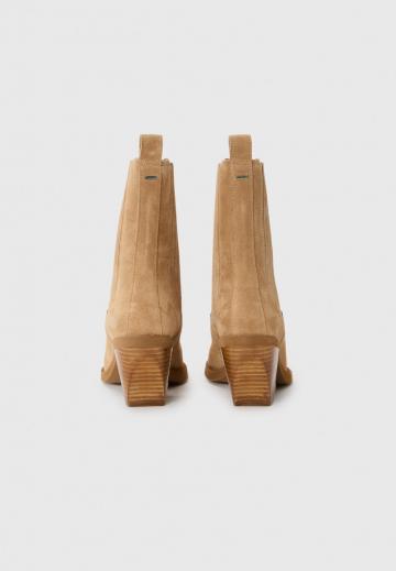 Полусапожки на высоком каблуке