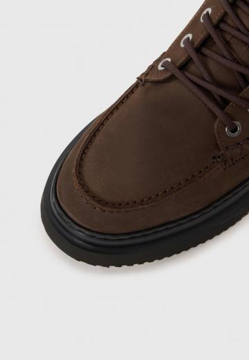 Ботинки на шнуровке