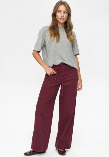 Свободные джинсы