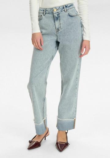 Свободные джинсы
