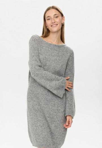 Вязаное платье