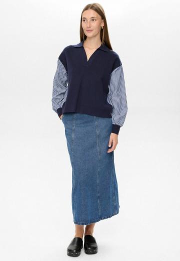 Пуловер с вырезом V