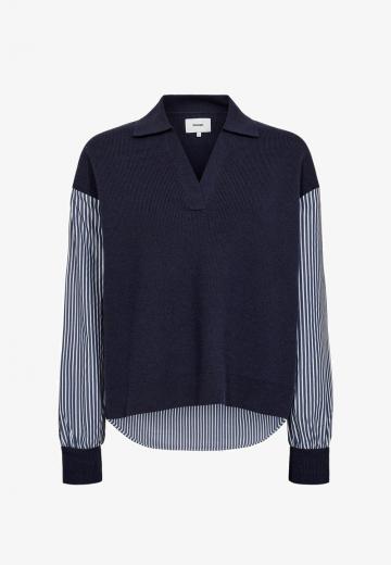 Пуловер с вырезом V