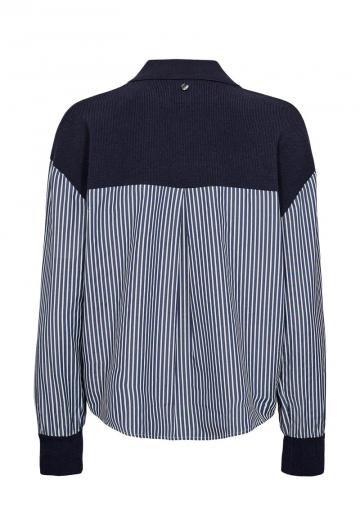 Пуловер с вырезом V