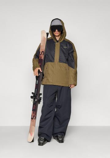 Сноубордическая куртка