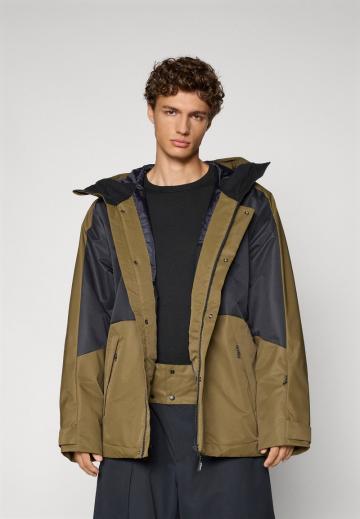 Сноубордическая куртка