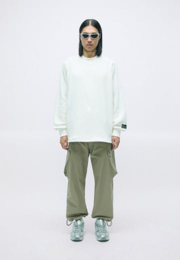 Брюки с накладными карманами