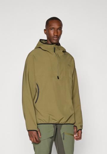 Спортивная куртка