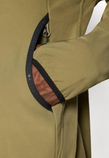 Спортивная куртка