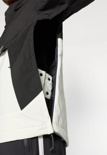 Спортивная куртка