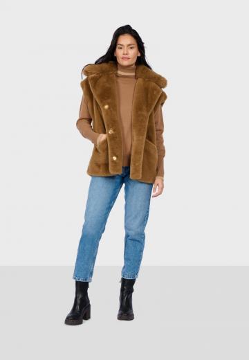 Длинный жилет