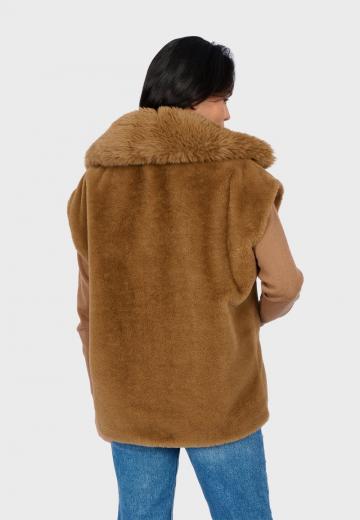 Длинный жилет