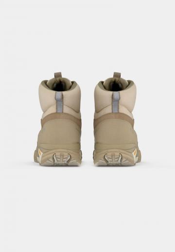 Походные ботинки