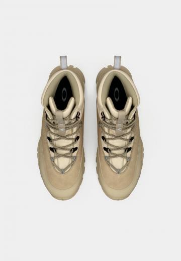 Походные ботинки