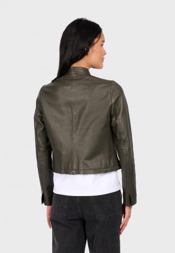 Короткая куртка