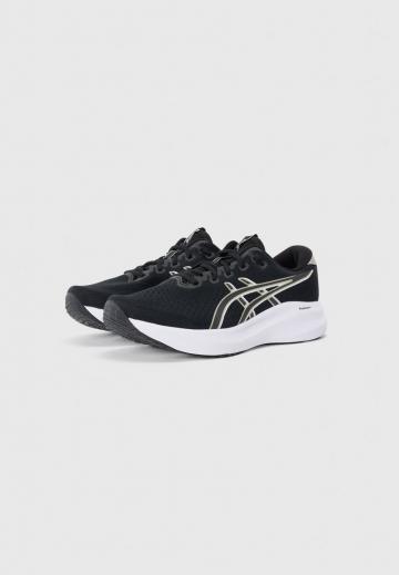 Беговые кроссовки