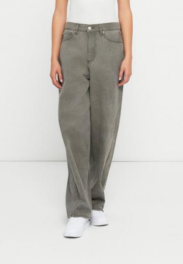 Свободные джинсы