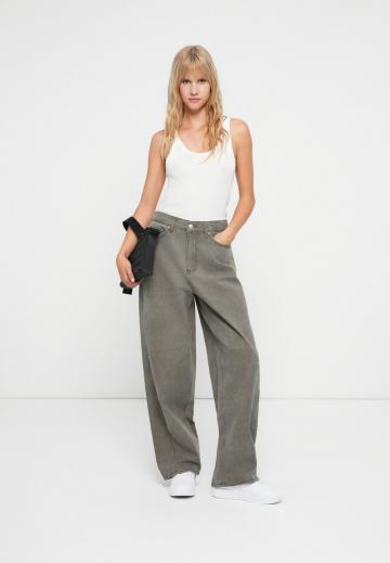 Свободные джинсы