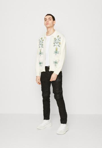 Вязаная кофта