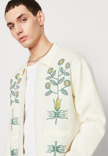 Вязаная кофта