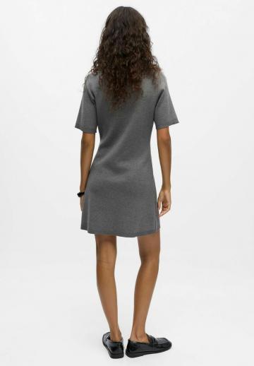 Вязаное платье