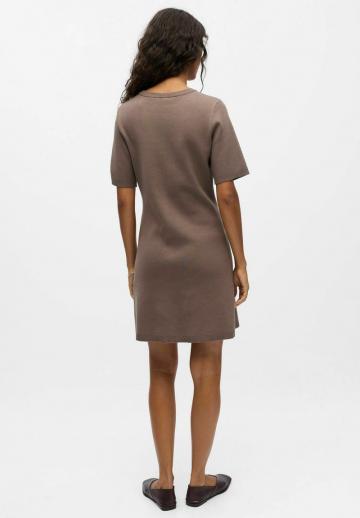 Вязаное платье