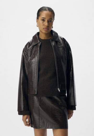 Короткая куртка