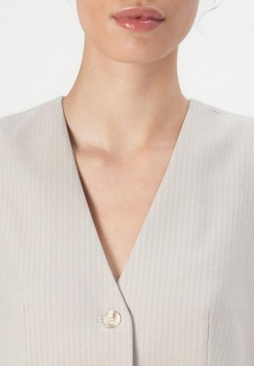 Джинсовая жилетка