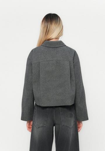 Короткая куртка