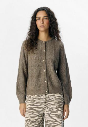 Вязаная кофта