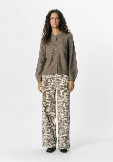 Вязаная кофта