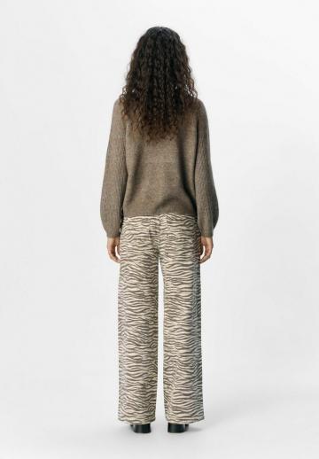 Вязаная кофта