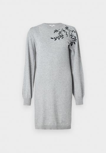 Вязаное платье