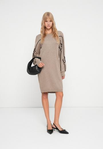 Вязаное платье