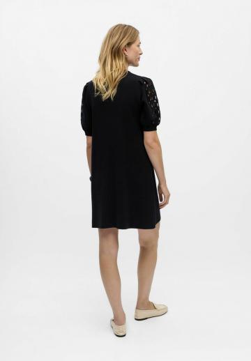 Вязаное платье