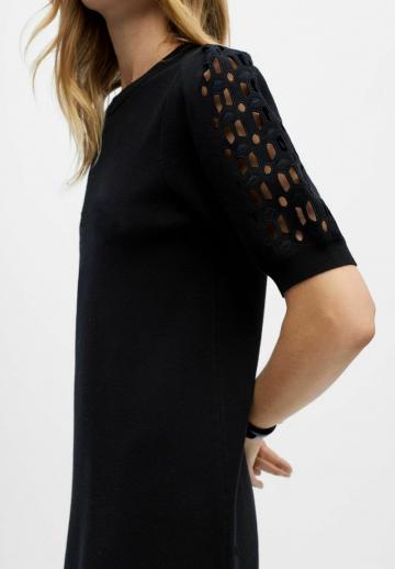 Вязаное платье