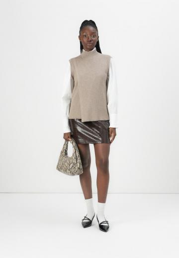 Пуловер без рукавов