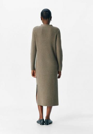 Вязаное платье