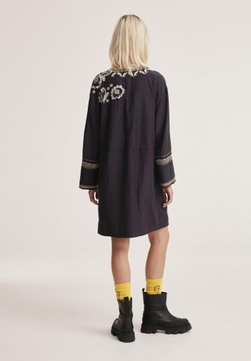 Короткое платье