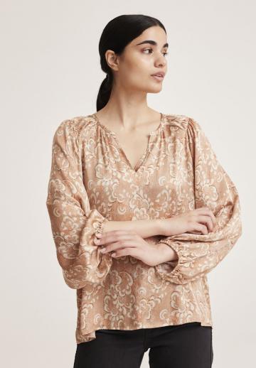 Кружевная блузка