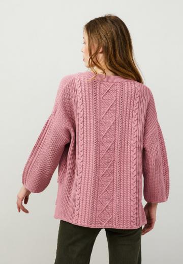 Пуловер с вырезом V