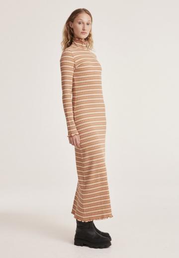 Платье футляр