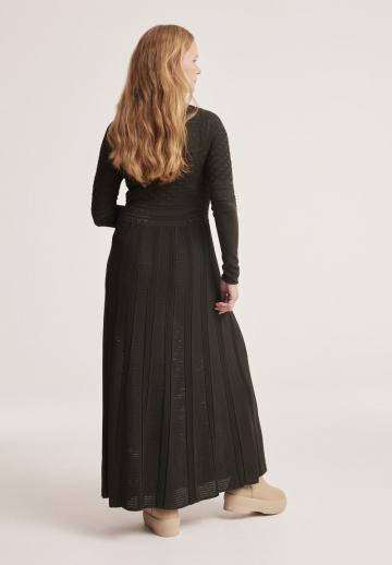 Вязаное платье