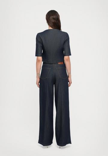 Джинсовая жилетка