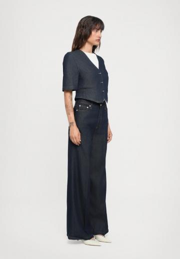 Джинсовая жилетка