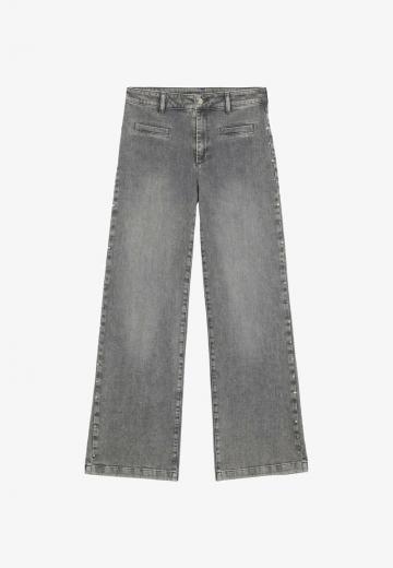 Свободные джинсы