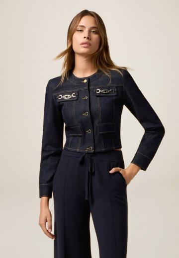 Короткий блейзер