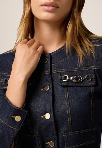 Короткий блейзер