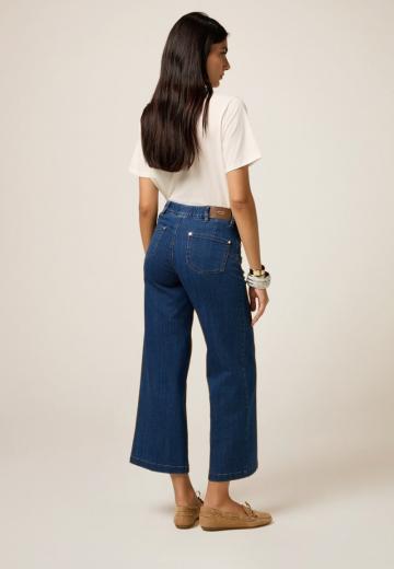 Короткие джинсы