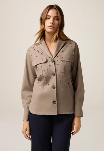 Куртка с накладнымит карманами